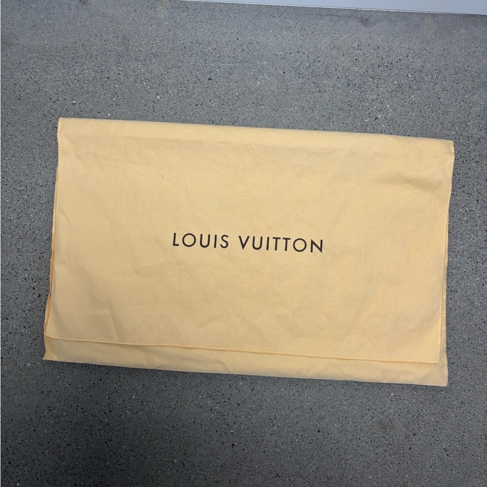Louis Vuitton medium Tan Dust Bag